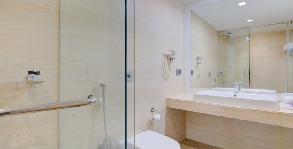 Bathroom 3, Voyage Milestone Hotel & Banquet Siliguri, Jalpaiguri