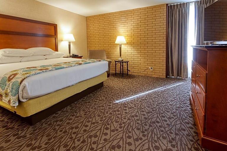 Bedroom, Drury Inn & Suites Atlanta Airport, Fulton