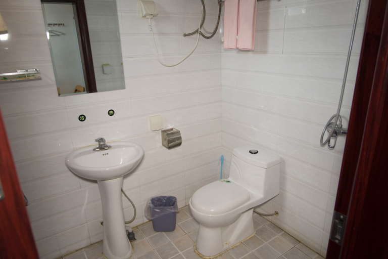 Bathroom 2, Cherry Business Hotel, Ordos