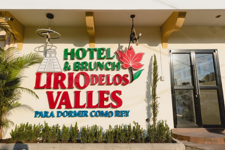 Front of property, Hotel & Brunch Lirio de los Valles, Flores