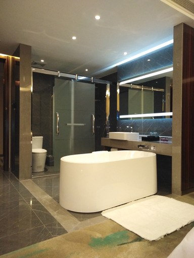 Bathroom 3, Jinhao International Hotel (Liuzhou Five-Star Pedestrian Street Diwang Xintiandi Branch), Liuzhou