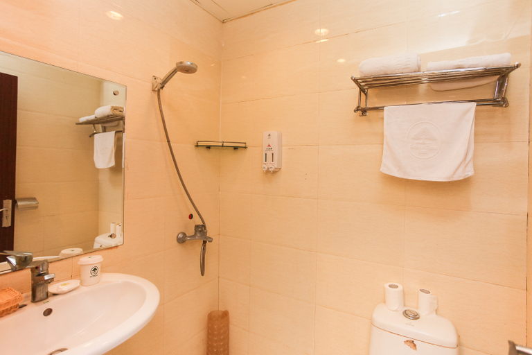 Bathroom 2, GreenTree Inn Guannan West Renmin Road Hotel, Lianyungang