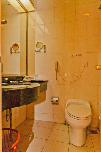 Bathroom, Yinmao Hotel, Binzhou