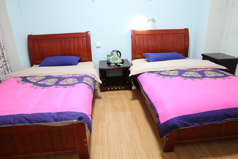 Bedroom 2, GreenTree Inn(Airport Road, Rehai hot spring, Tengchong), Baoshan