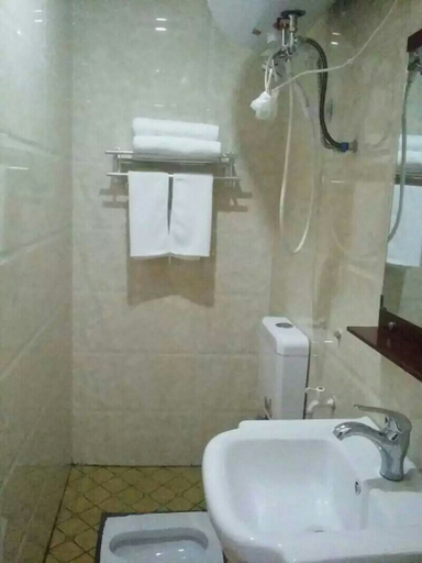 Bathroom, Zhenyuan Qianzhen Hotel, Qiandongnan Miao and Dong