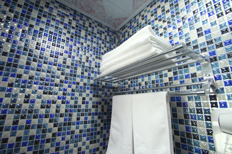 Bathroom 2, Zhongwu Hotel, Shanghai