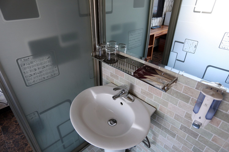 Bathroom 3, changchun city jinyi huajing business hotel, Changchun