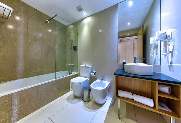 Bathroom 4, Água Hotels Riverside, Lagoa