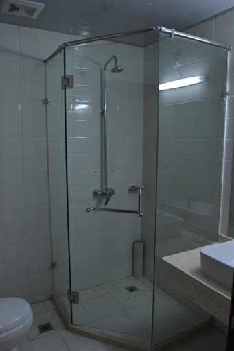 Bathroom 3, Langang Business Hotel, Bayin'gholin Mongol