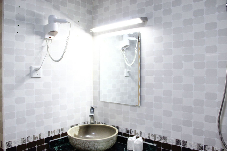 Bathroom 2, Guangzhou Xinyiliu Hotel, Guangzhou