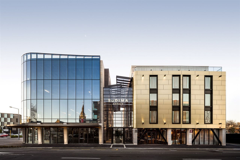 Exterior & Views