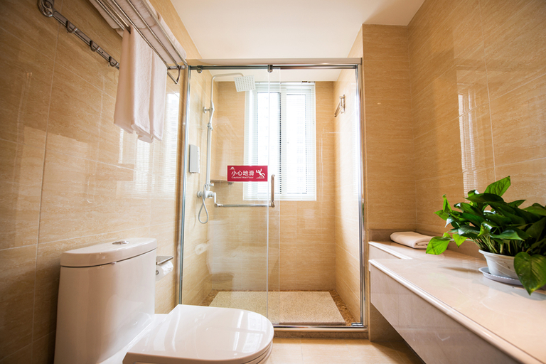 Bathroom 3, Paul Holiday Inn (Xi'an High Speed Railway North Station), Xi'an