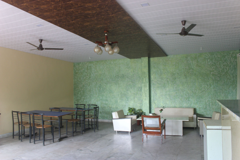 Food & Drinks, Cottage Club Inn, Almora