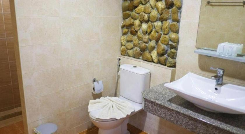 Bathroom 3, Khaoyai Kirithantip Resort, Pak Chong