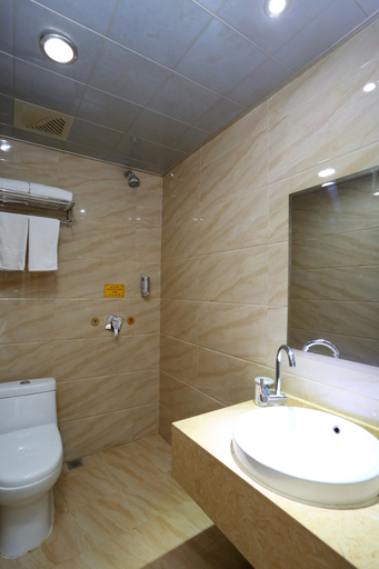 Bathroom 5, Milan Express Inn, Songyuan