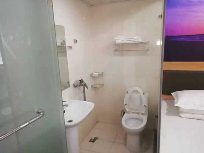 Bathroom, Junyi Hotel (Kunshan South High-speed Railway Station), Suzhou
