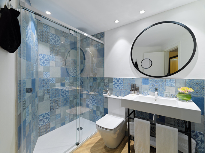 Bathroom 5, H10 Casa del Mar, Baleares