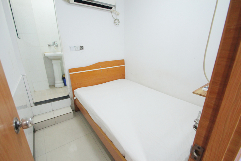 Bedroom 4, Zhenghong Hostel, Shanghai