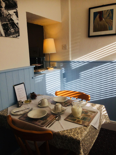 Food & Drinks 4, Arden House, West Sussex