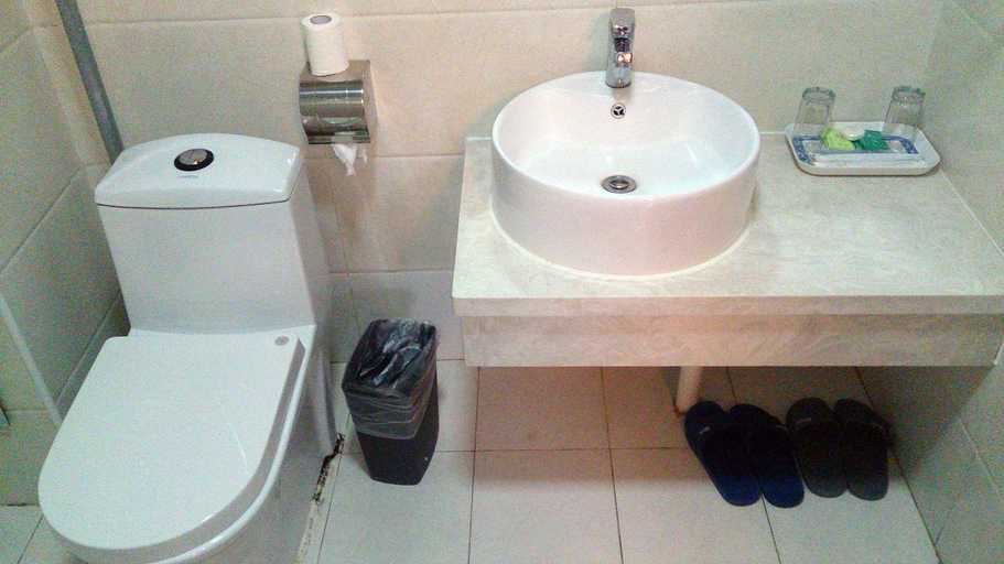 Bathroom, Pebble Motel (Chengde Dingsheng Wangchao), Chengde
