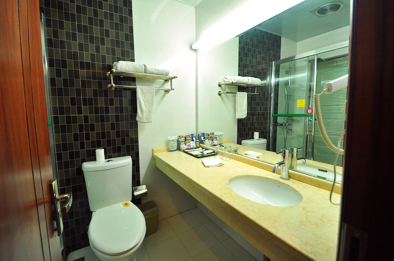 Bathroom 3, GreenTree Inn Express Suzhou Luzhi Ancient Town Scenic Area Xiaoshi Road, Suzhou