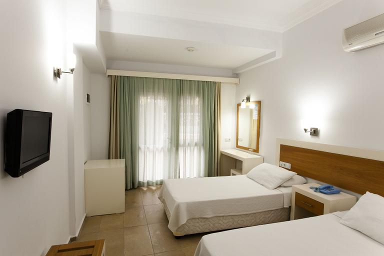 Bedroom 2, Konfor Suite Otel, Fethiye