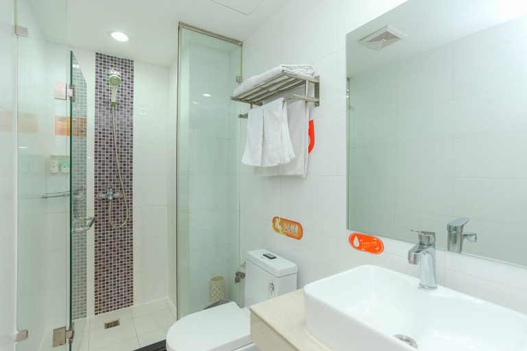 Bathroom 2, Pod Inn Huai'an Beijing Road RT-Mart Branch, Huai'an