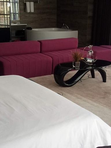 Bedroom 2, Qian Mo Art Hotel, Luoyang