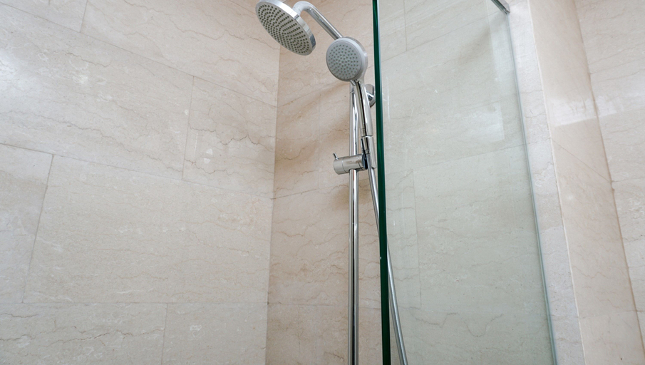 Bathroom 2, Trendy Studio at Menteng Park Apartment, Central Jakarta