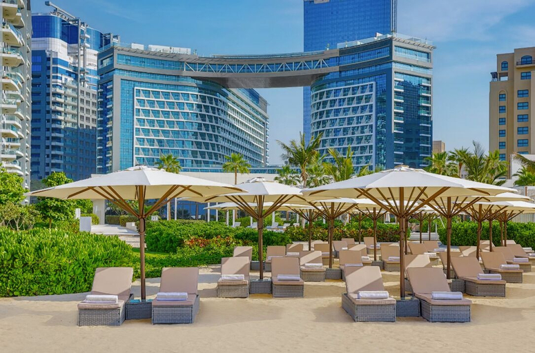 Beach, 1BR at Seven Palm - Host & Stay, Dubai