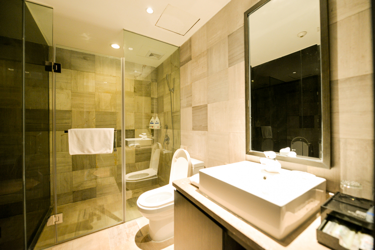 Bathroom 3, Rezen Kingtown Hotel Chongqing Xinpaifang, Chongqing