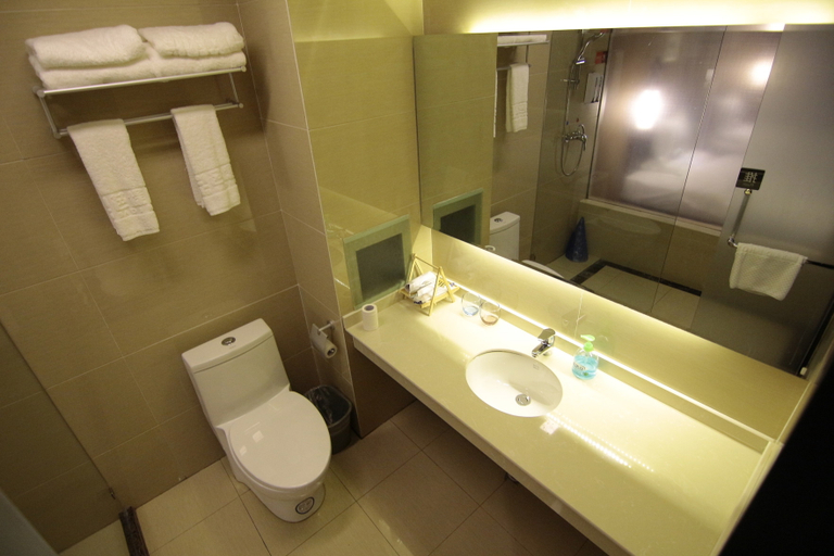 Bathroom 4, Badi Hotel Lijiang, Lijiang
