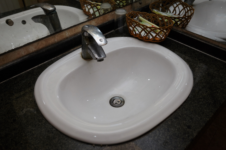 Bathroom 2, Qidian Holiday Hotel, Suzhou