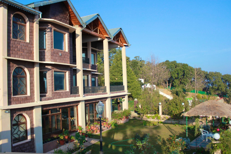Exterior & Views