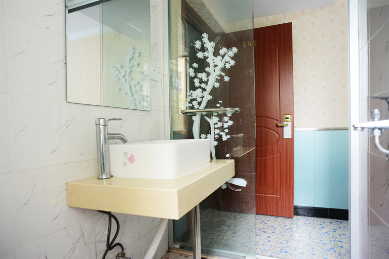 Bathroom 3, Jinqi Hotel, Shanghai