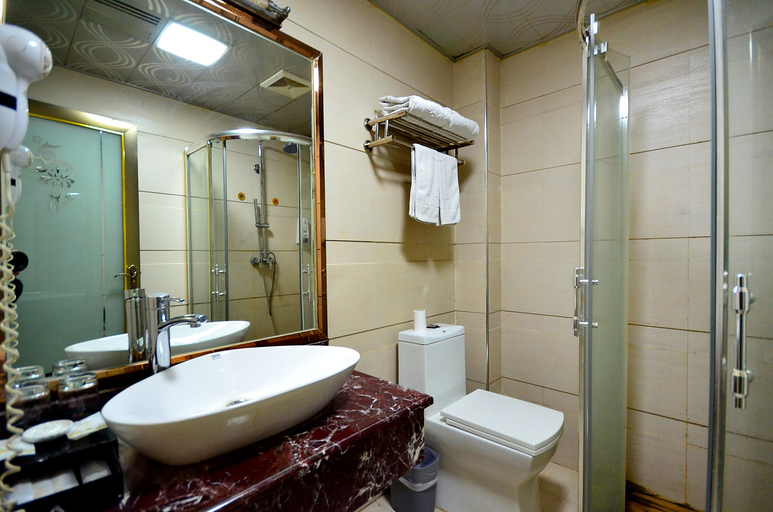 Bathroom 2, Hancheng Diamond Hotel, Wuhan