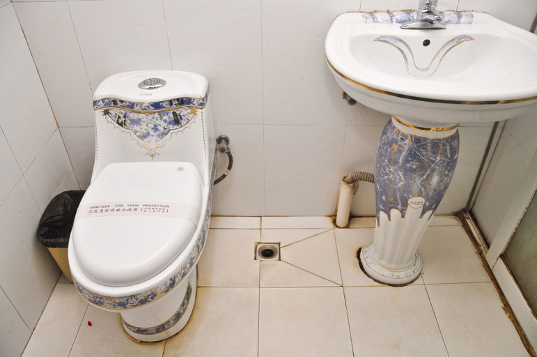Bathroom 2, Shiyu Hotel Jiangnan West Metro Station, Guangzhou