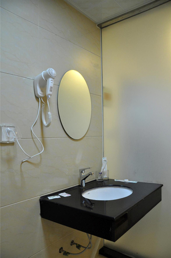 Bathroom 2, Harbour Impression Chain Hotel Tancheng Tandong Road, Linyi
