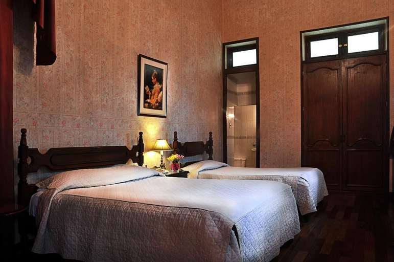 Bedroom 2, Capital Plaza Hotel, Oropeza