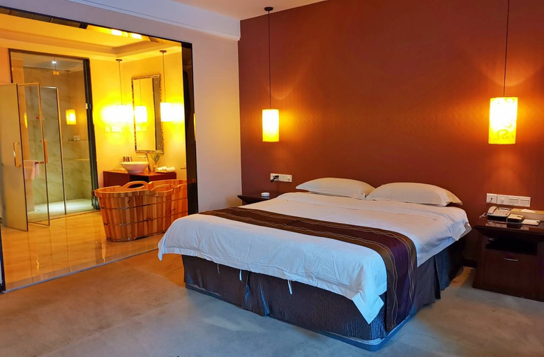 Bedroom 2, Jianjiang Business Hotel, Maoming