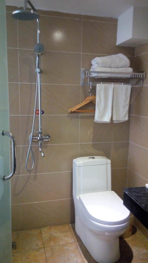 Bathroom 3, New Phoenix Hotel, Liupanshui