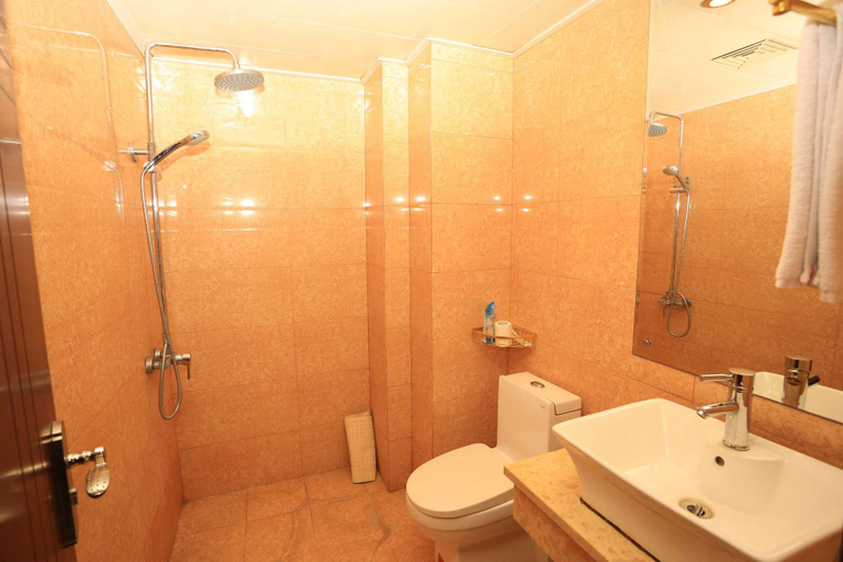 Bathroom 2, Puros Hotel (Chongqing Daping Light Rail Station), Chongqing