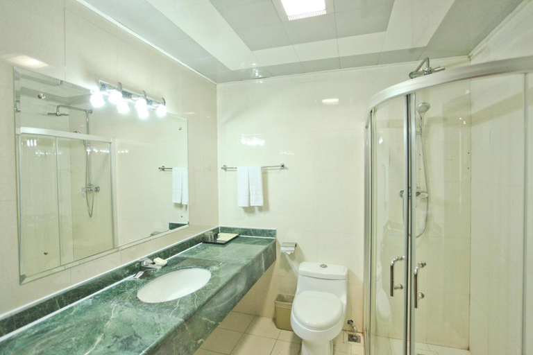 Bathroom, 海夢ホテル 大連(Dalian Haimeng Hotel), Dalian