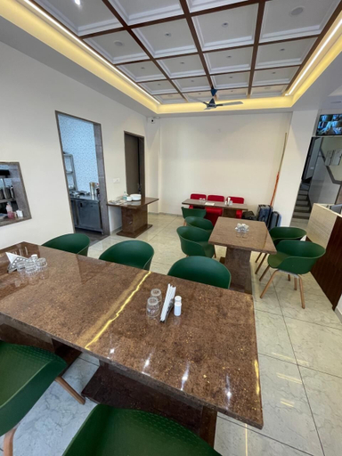 Food & Drinks, HOTEL MB NIRALA SHYAM, Sikar