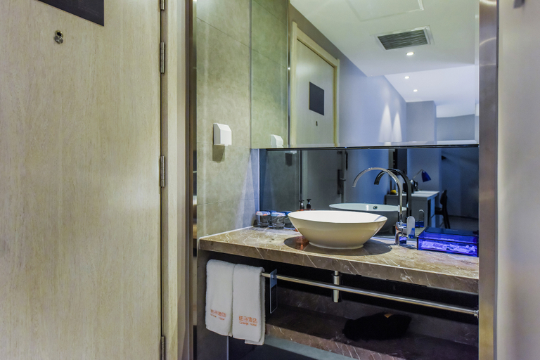 Bathroom, Orangeホテル(), Chengdu