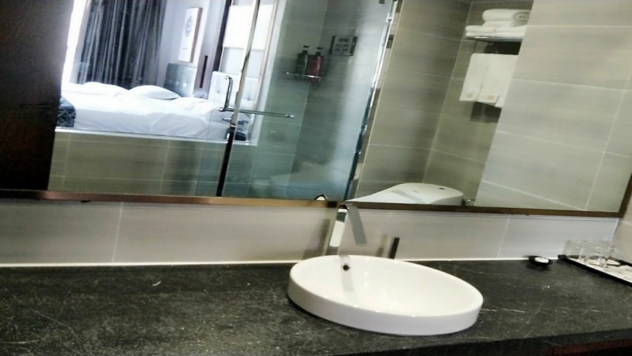 Bathroom, Renhe International Hotel, Tongliao
