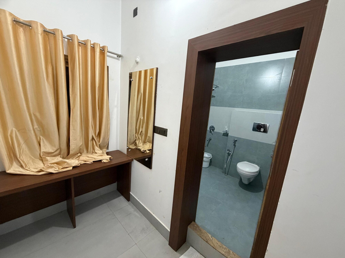 Bathroom 4, sun and sea crest resort & spa, Puri