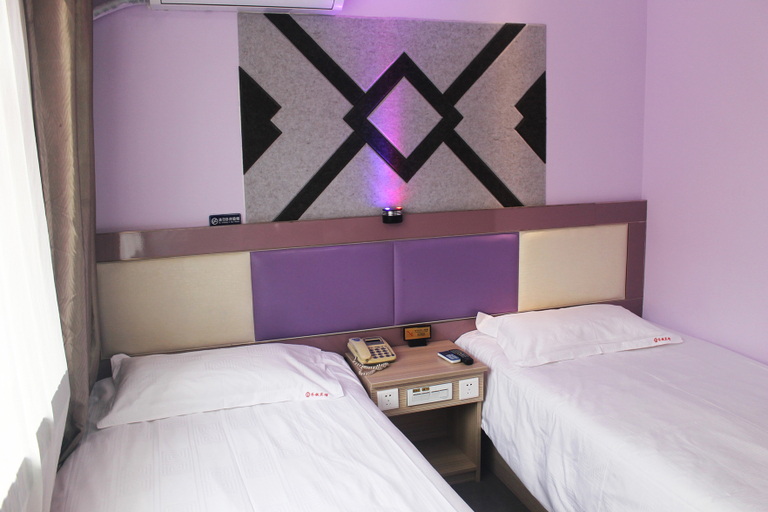 Bedroom 2, Qitie Hotel (Qiqihar Railway Station), Qiqihar