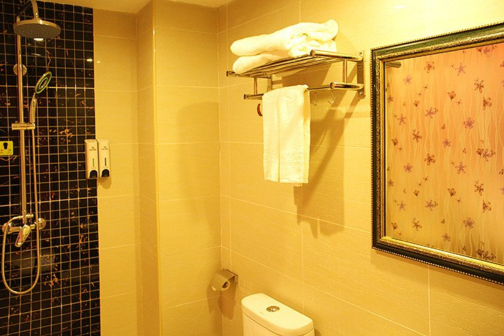 Bathroom 3, Haoguan Hotel (Guilin University of Technology), Guilin