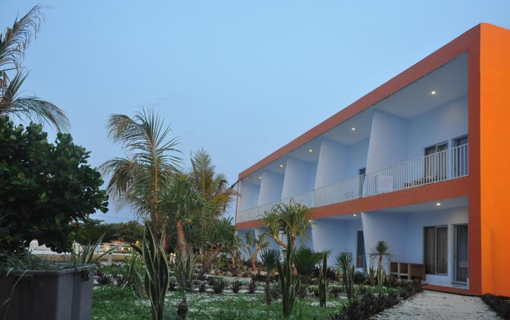 Exterior & Views